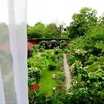 Delia Guest house