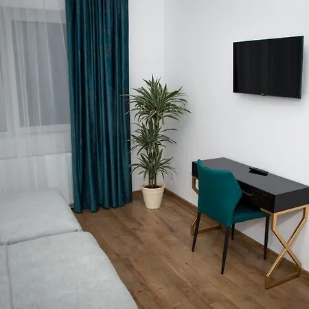 Delia Gardens بيت ضيافة تيميشورا