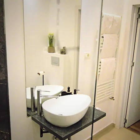 Delia Gardens بيت ضيافة