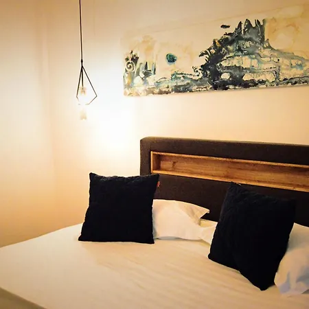 Delia Guest house 3*