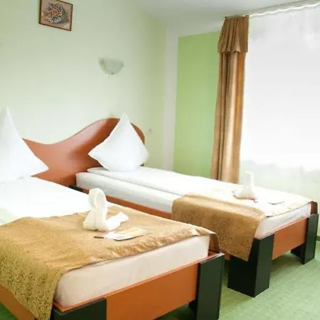 بيت ضيافة Delia Gardens 3*