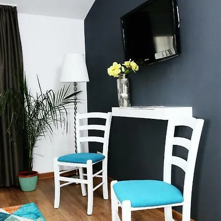 Delia Gardens بيت ضيافة 3*