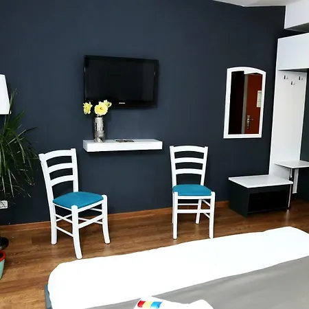 Delia Gardens بيت ضيافة تيميشورا