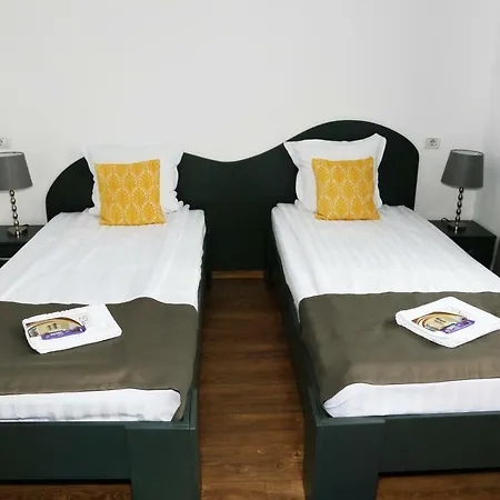 بيت ضيافة Delia Gardens 3*