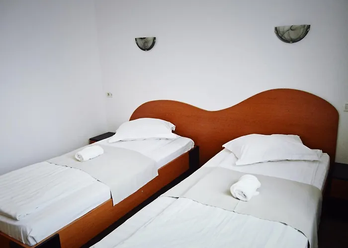 Delia Gardens Affittacamere 3*