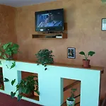 Delia Gardens Πανσιόν
