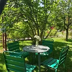 Πανσιόν Delia Gardens 3*