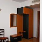 Delia Gardens Πανσιόν