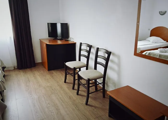 Pensionat Delia Gardens 3*