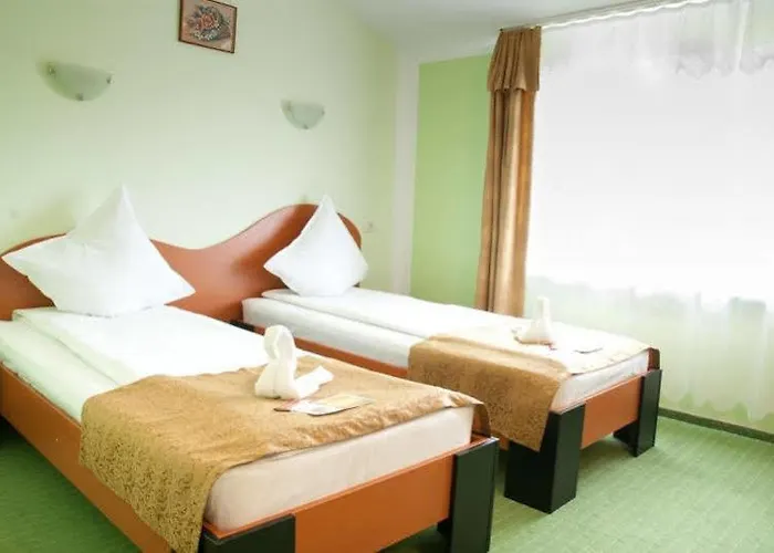 Pensionat Delia Gardens 3*