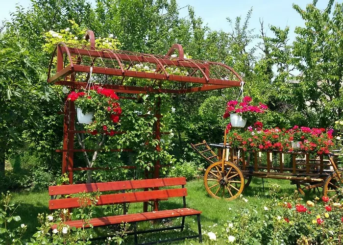 Delia Gardens Pensionat 3*