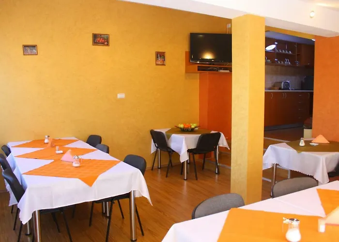 Pensionat Delia Gardens 3*