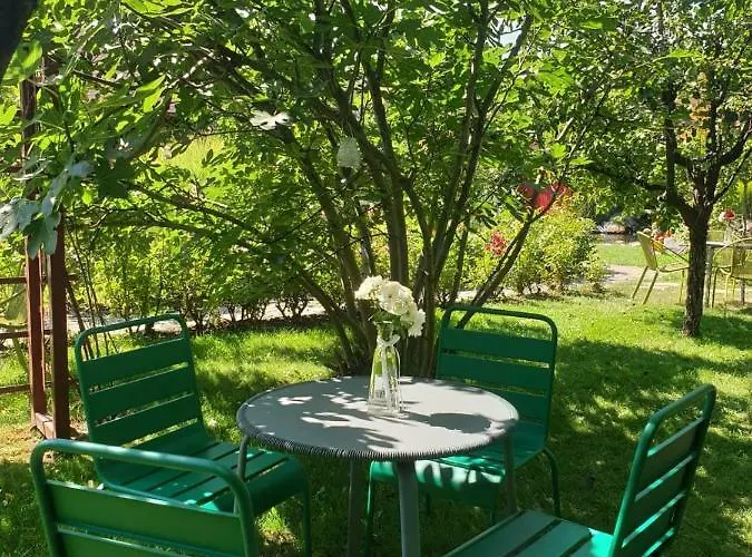 Pensionat Delia Gardens 3*